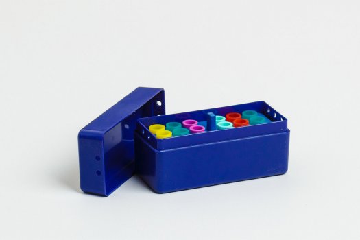 קופסא לגוטה ופיני נייר